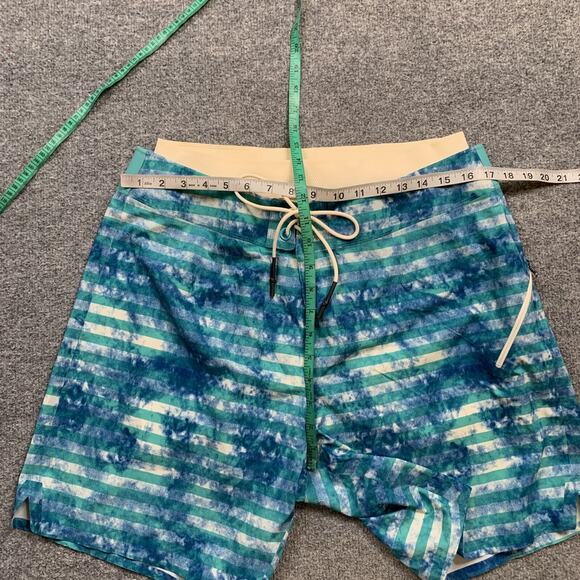 Lululemon Board Shorts Mens 36 Water Camo Lined Current State Fishing Surfing - Picture 4 of 12